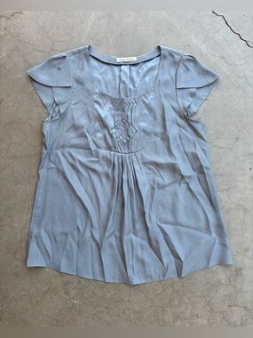 Banana Republic 100% Silk Blouse Light Blue Flutter Sleeve Pleated Front Medium